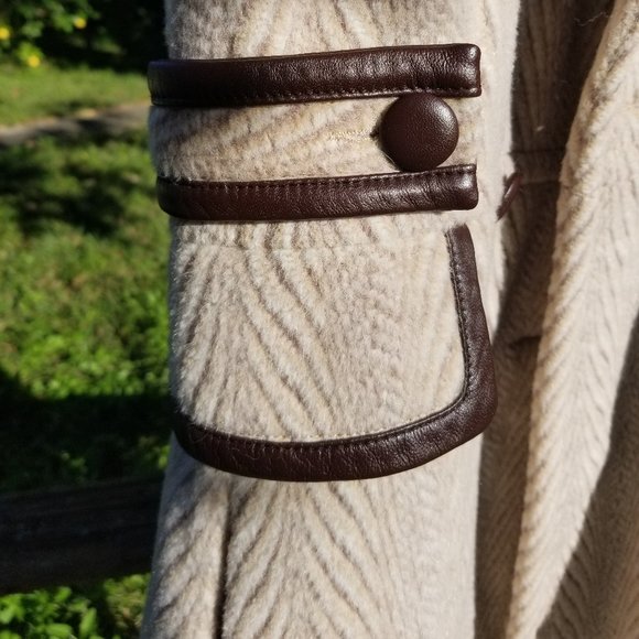 SOLD new Winter/fall Coat size L wool/leather - Picture 7 of 7